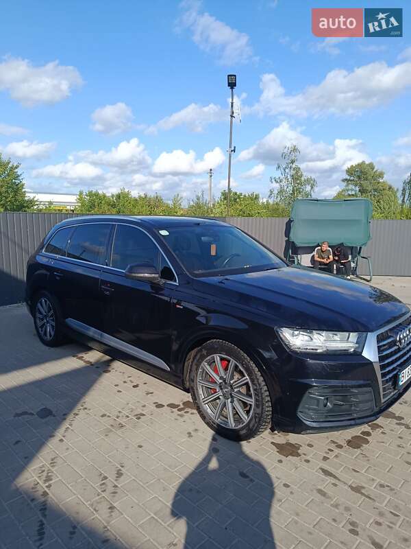 Внедорожник / Кроссовер Audi Q7 2016 в Шишаки