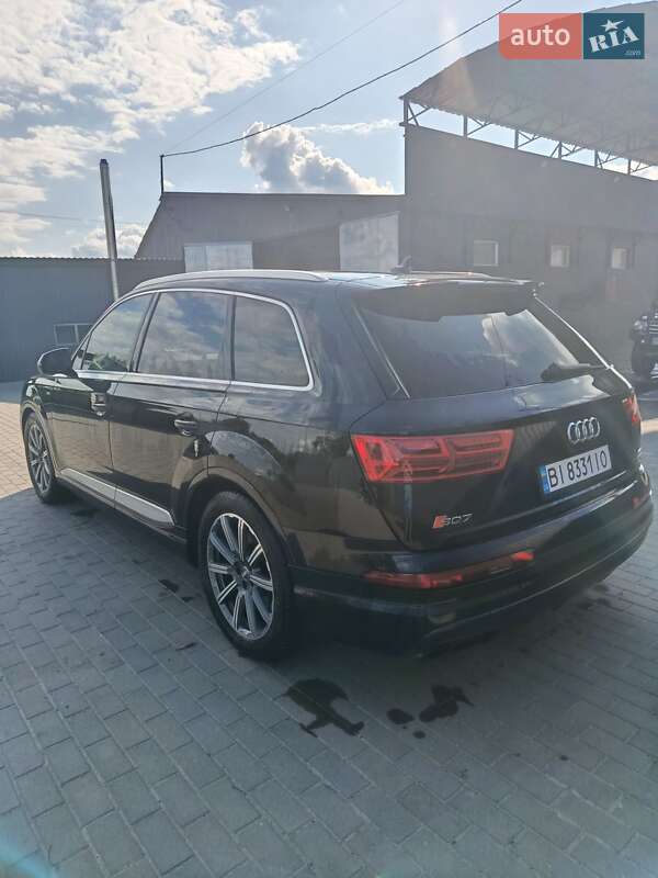 Внедорожник / Кроссовер Audi Q7 2016 в Шишаки