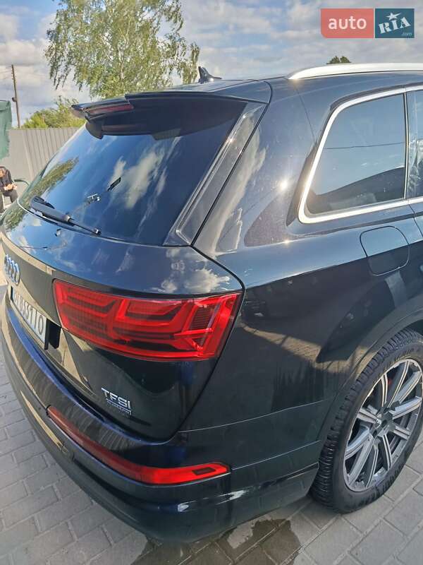 Внедорожник / Кроссовер Audi Q7 2016 в Шишаки