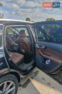Внедорожник / Кроссовер Audi Q7 2016 в 