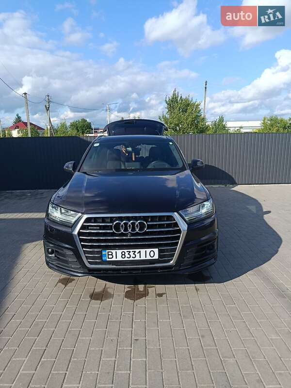 Внедорожник / Кроссовер Audi Q7 2016 в Шишаки