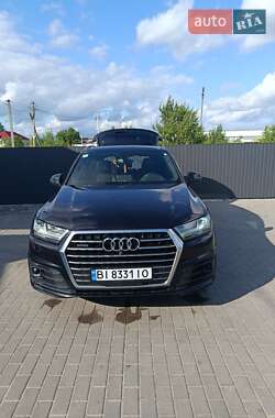 Внедорожник / Кроссовер Audi Q7 2016 в 