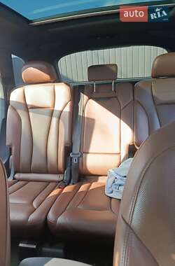 Внедорожник / Кроссовер Audi Q7 2016 в 