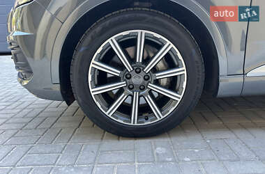 Позашляховик / Кросовер Audi Q7 2016 в 