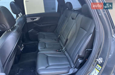 Позашляховик / Кросовер Audi Q7 2016 в 