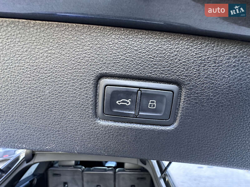 Позашляховик / Кросовер Audi Q7 2016 в Рівному