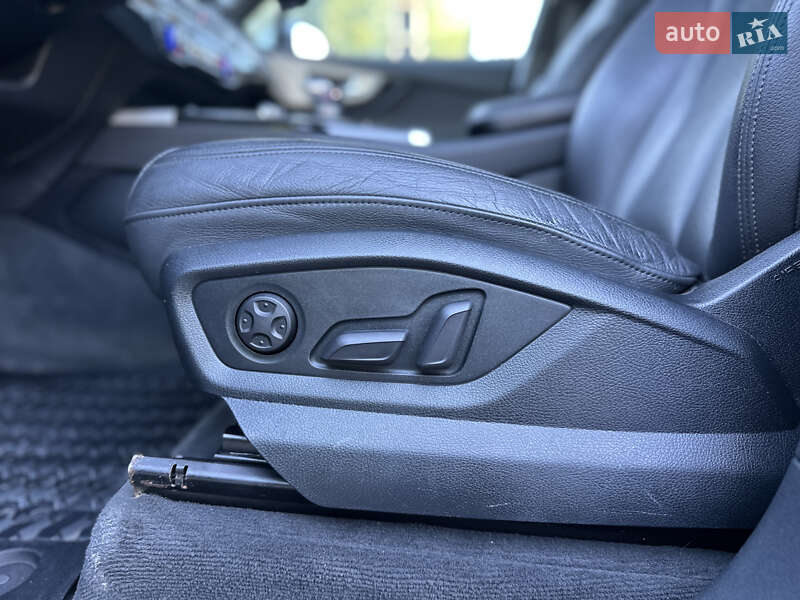 Позашляховик / Кросовер Audi Q7 2016 в Рівному