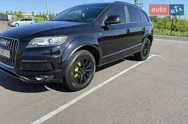 Позашляховик / Кросовер Audi Q7 2015 в 