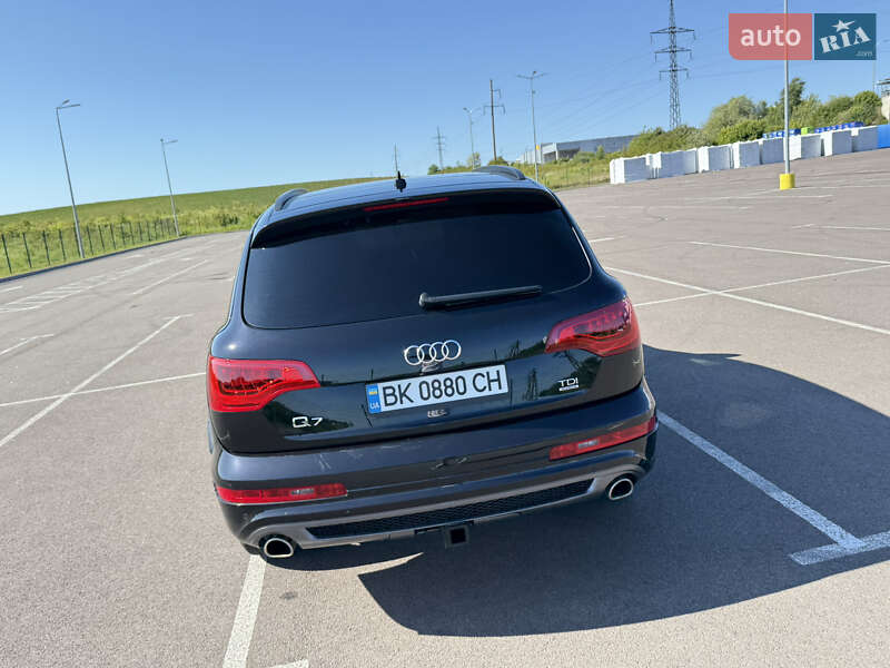Внедорожник / Кроссовер Audi Q7 2015 в Ровно