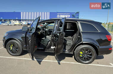 Позашляховик / Кросовер Audi Q7 2015 в 