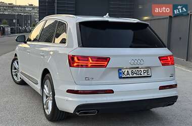 Позашляховик / Кросовер Audi Q7 2017 в 