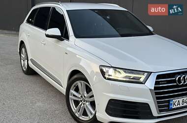 Позашляховик / Кросовер Audi Q7 2017 в 