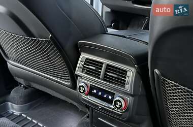 Позашляховик / Кросовер Audi Q7 2017 в 
