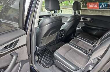 Внедорожник / Кроссовер Audi Q7 2016 в 