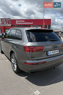 Внедорожник / Кроссовер Audi Q7 2018 в 
