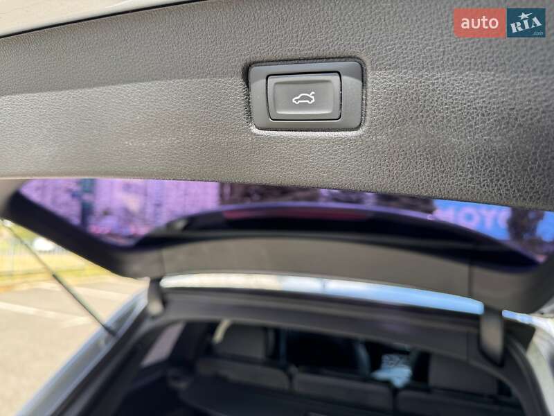 Позашляховик / Кросовер Audi Q7 2015 в Києві