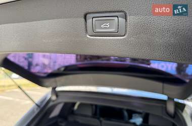 Внедорожник / Кроссовер Audi Q7 2015 в 