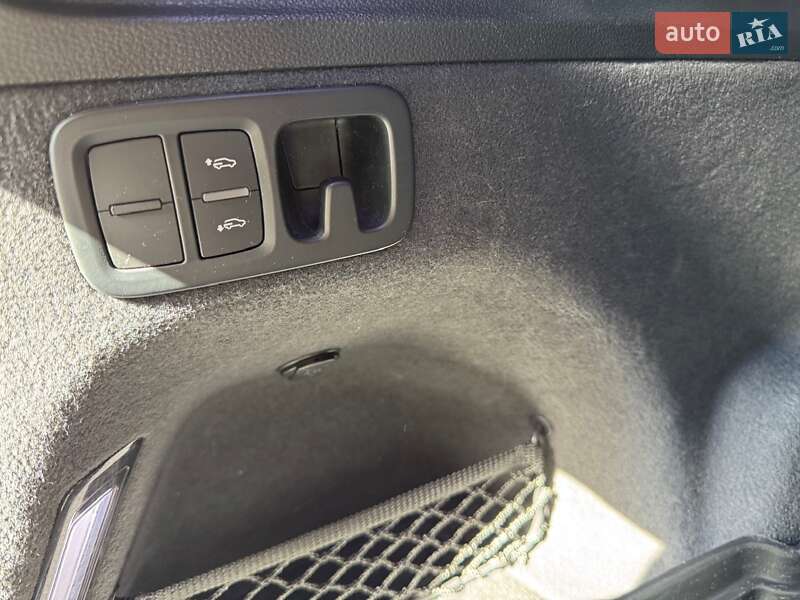 Позашляховик / Кросовер Audi Q7 2015 в Києві