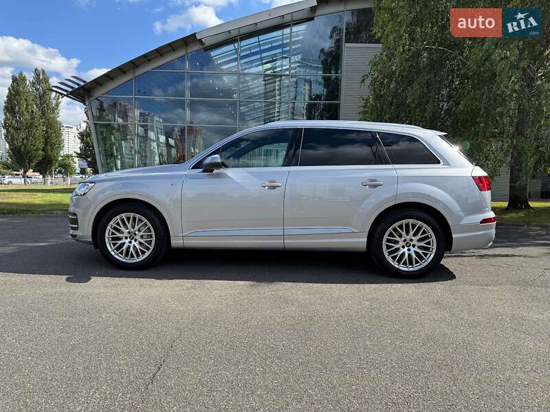 Позашляховик / Кросовер Audi Q7 2015 в Києві