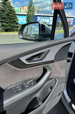 Внедорожник / Кроссовер Audi Q7 2015 в 