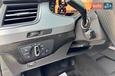 Внедорожник / Кроссовер Audi Q7 2015 в 