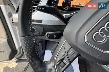 Внедорожник / Кроссовер Audi Q7 2015 в 
