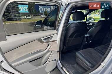 Внедорожник / Кроссовер Audi Q7 2015 в 