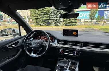 Внедорожник / Кроссовер Audi Q7 2015 в 