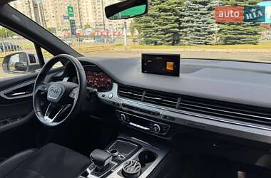 Внедорожник / Кроссовер Audi Q7 2015 в 