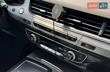 Внедорожник / Кроссовер Audi Q7 2015 в 