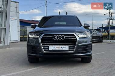 Внедорожник / Кроссовер Audi Q7 2015 в 