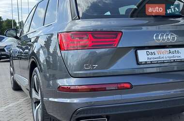 Внедорожник / Кроссовер Audi Q7 2015 в 