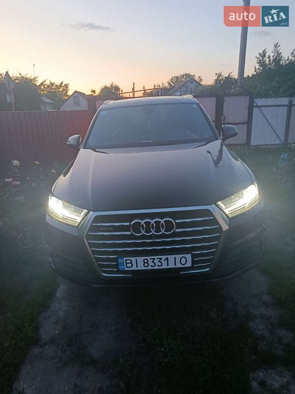 Внедорожник / Кроссовер Audi Q7 2016 в Шишаки