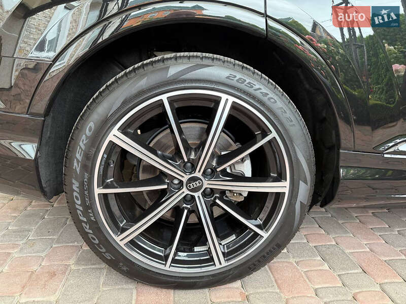 Внедорожник / Кроссовер Audi Q7 2021 в Киеве