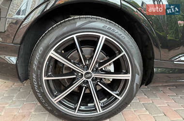 Внедорожник / Кроссовер Audi Q7 2021 в 