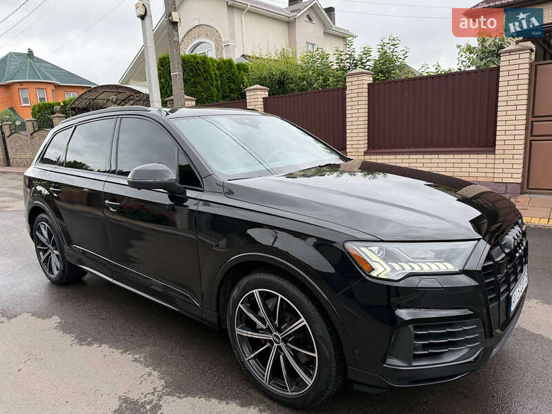 Внедорожник / Кроссовер Audi Q7 2021 в Киеве