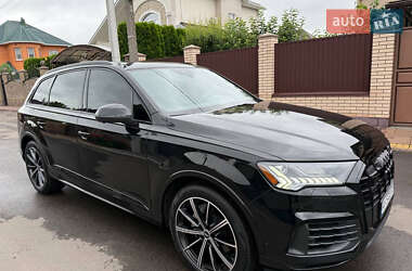 Внедорожник / Кроссовер Audi Q7 2021 в 