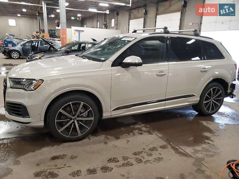 Позашляховик / Кросовер Audi Q7 2022 в 