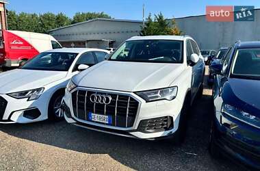 Внедорожник / Кроссовер Audi Q7 2021 в 