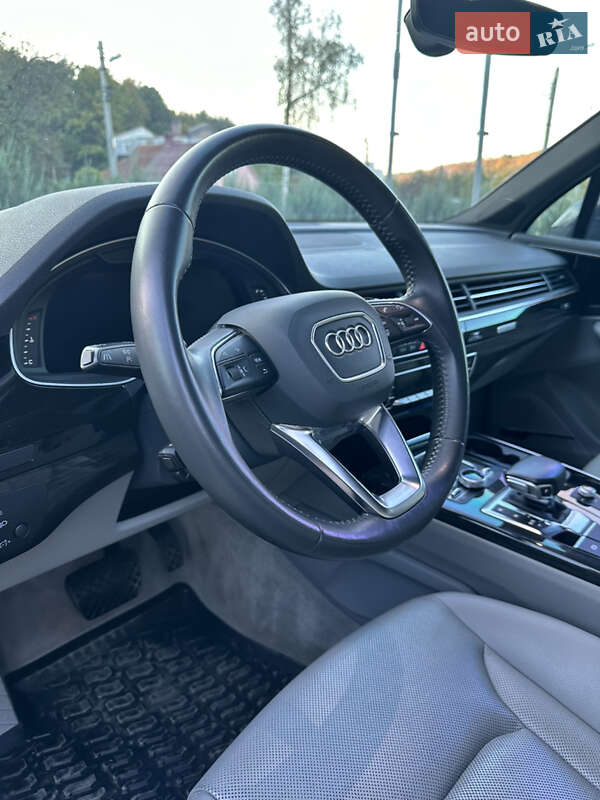 Внедорожник / Кроссовер Audi Q7 2016 в Харькове
