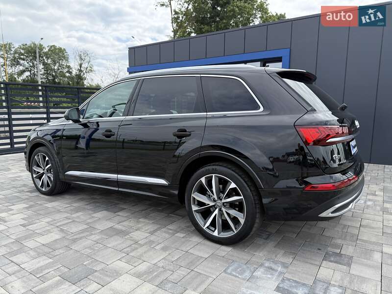 Внедорожник / Кроссовер Audi Q7 2022 в Ровно