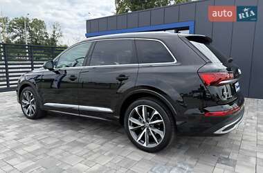 Внедорожник / Кроссовер Audi Q7 2022 в 