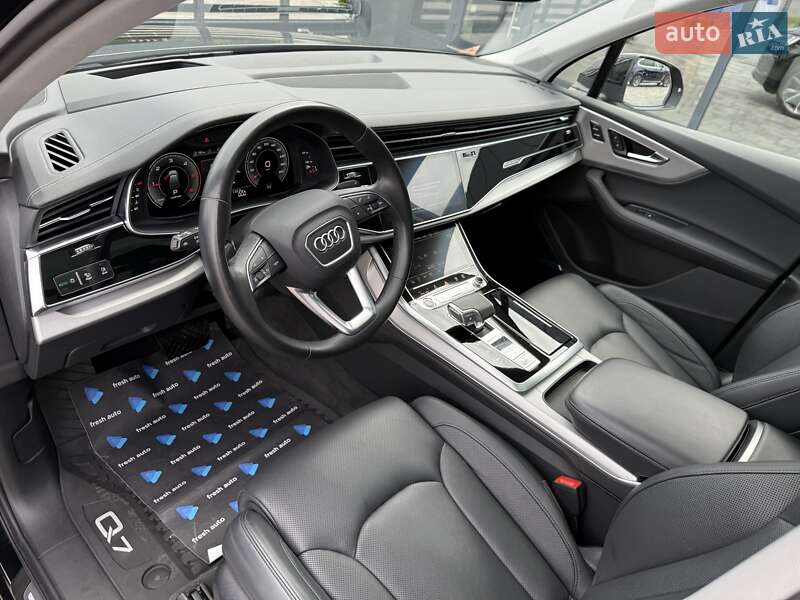 Внедорожник / Кроссовер Audi Q7 2022 в Ровно