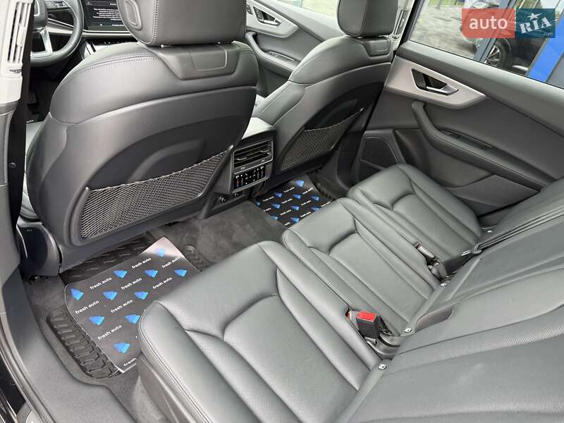 Внедорожник / Кроссовер Audi Q7 2022 в Ровно
