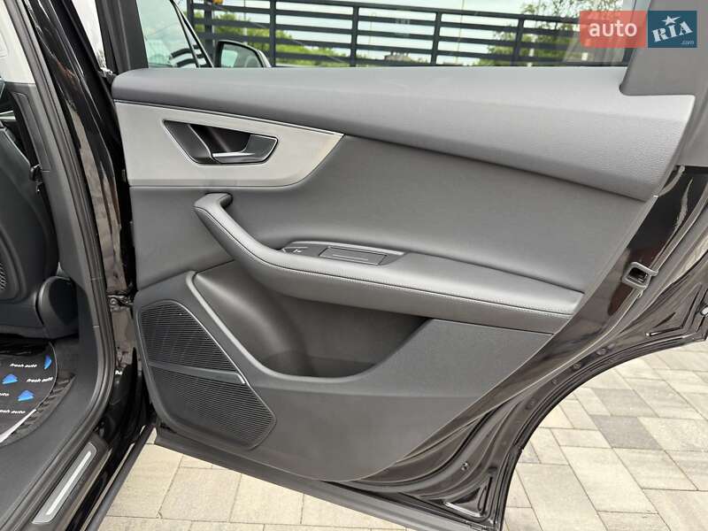 Внедорожник / Кроссовер Audi Q7 2022 в Ровно