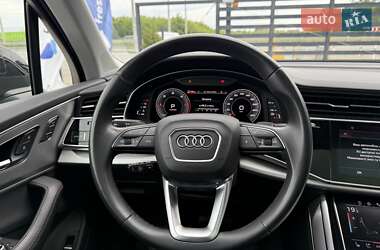 Внедорожник / Кроссовер Audi Q7 2022 в 