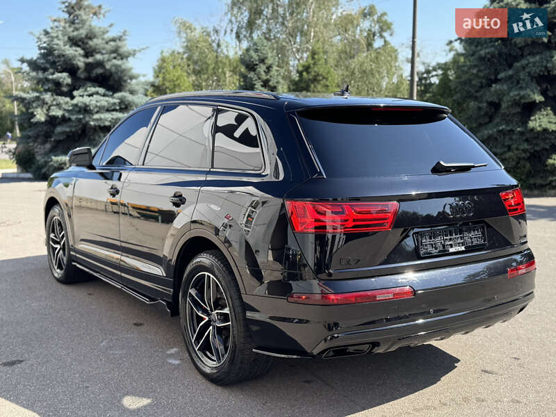 Внедорожник / Кроссовер Audi Q7 2016 в Запорожье