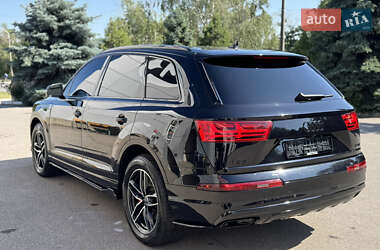Внедорожник / Кроссовер Audi Q7 2016 в 
