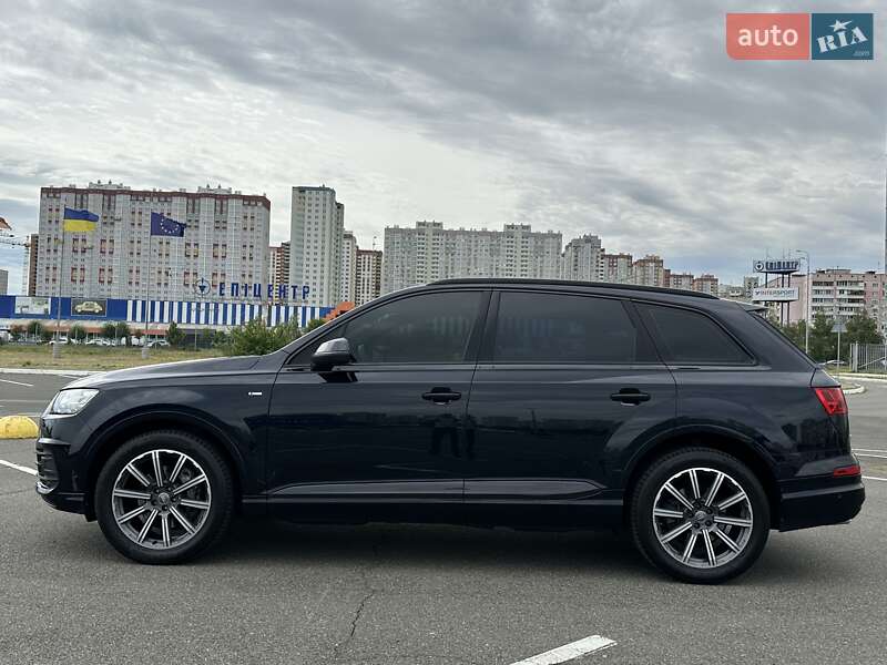 Внедорожник / Кроссовер Audi Q7 2017 в Киеве