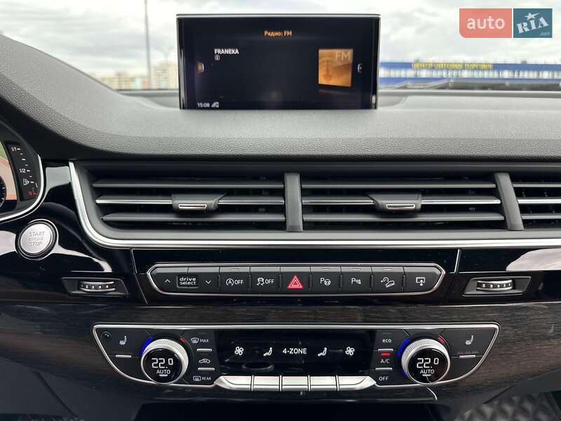 Внедорожник / Кроссовер Audi Q7 2017 в Киеве